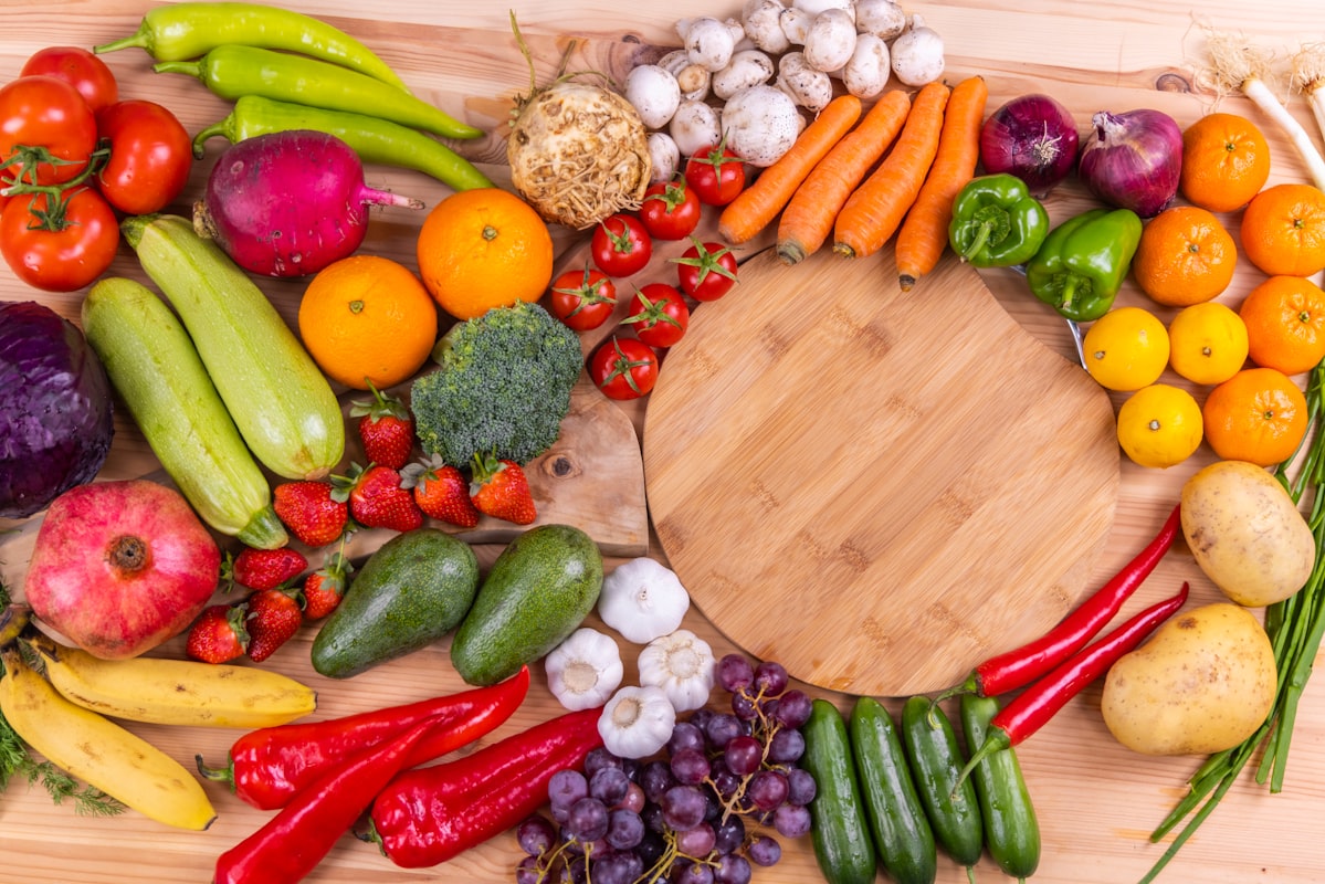 Healthy balanced meals with fresh vegetables and lean proteins
